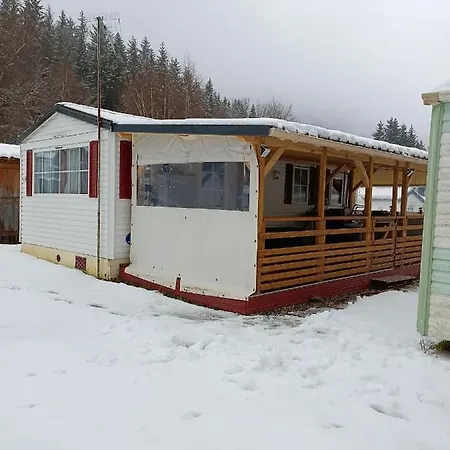 Hébergement de vacances mobilhome avec terrasse fermée dans camping familial Cornimont