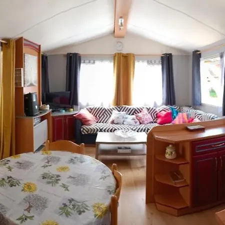 mobilhome avec terrasse fermée dans camping familial *