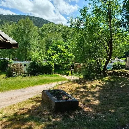 mobilhome avec terrasse fermée dans camping familial Hébergement de vacances Cornimont