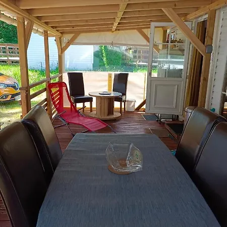 mobilhome avec terrasse fermée dans camping familial Hébergement de vacances Cornimont