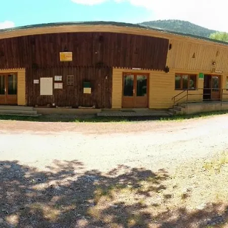 mobilhome avec terrasse fermée dans camping familial Hébergement de vacances *