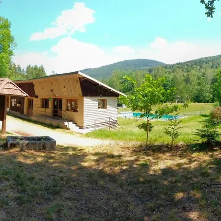Hébergement de vacances mobilhome avec terrasse fermée dans camping familial *